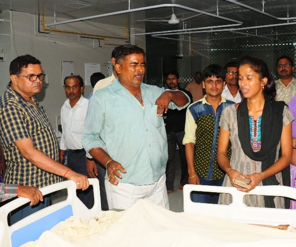 People make ruckus in ford hospital in lucknow