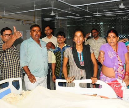 People make ruckus in ford hospital in lucknow