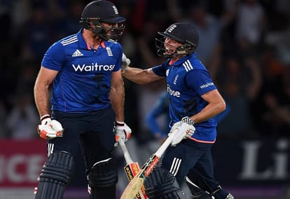 England's Liam Plunkett Seals Stunning Sri Lanka Tie