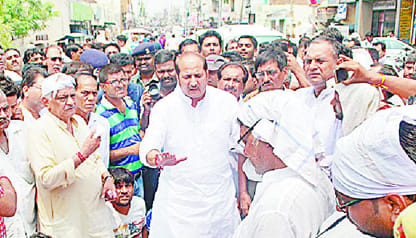 The leaders appeared together for the sake of traders