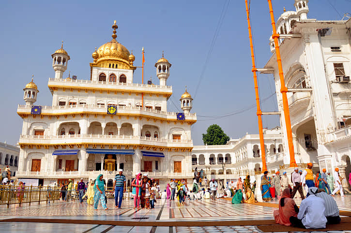 true history of gurudwara goldan temple amritsar