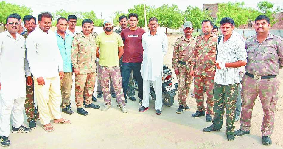 men in girls hostel, guard kept, security incharge reveal mask, intrusion in girls hostel, sirsa 