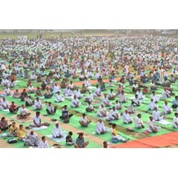 Six thousand meditators together yoga, laughter began, Karnal