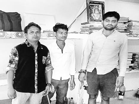 Three arrested with liquor smuggling