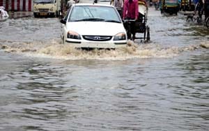 The only city in the rain disrupted , roads everywhere Dnsin