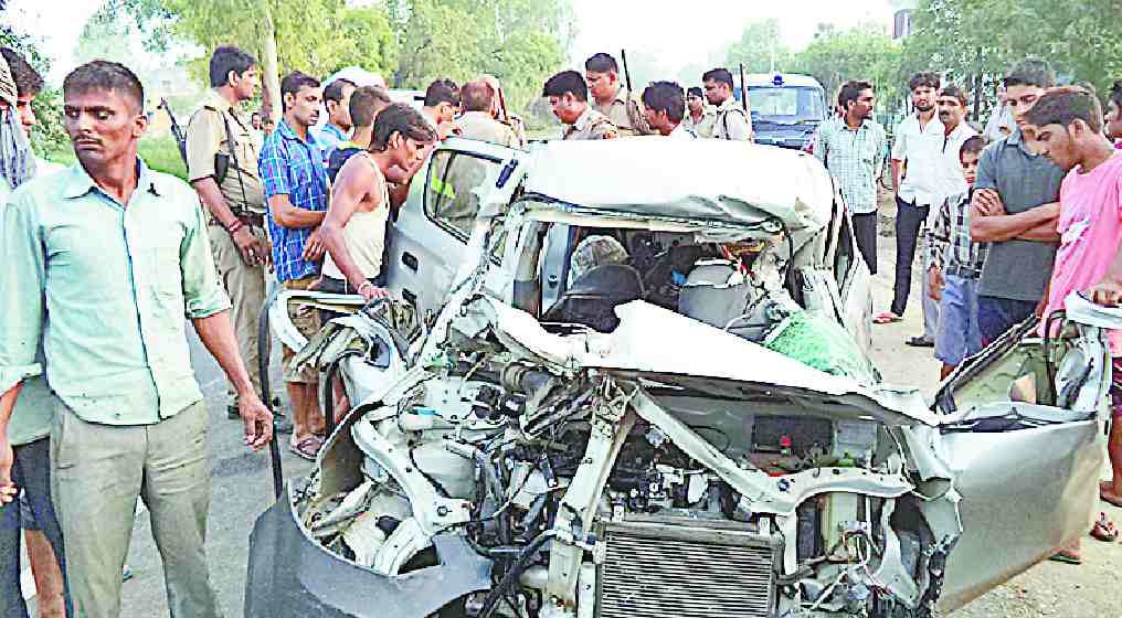 road accident 3 killed