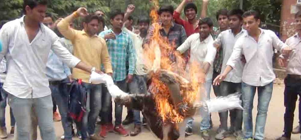 Minister skidded tongue, yoga wear jeans on the day given over controversial remarks