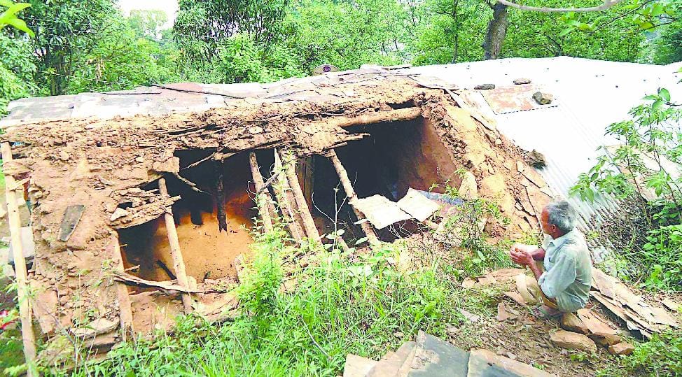 Dharchula, two houses damaged by rain in Munsyari