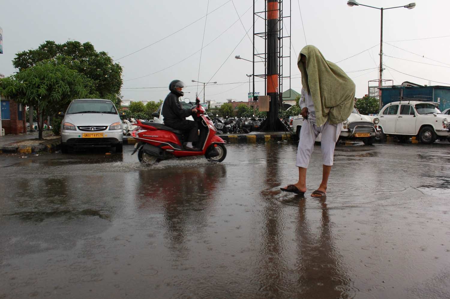 monsoon rain awesome photos from dehradun