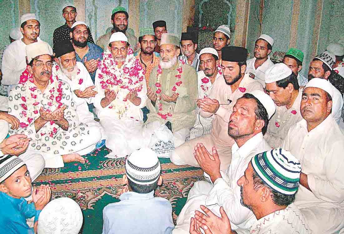 ftar parties at the expiry of the second Asra fast