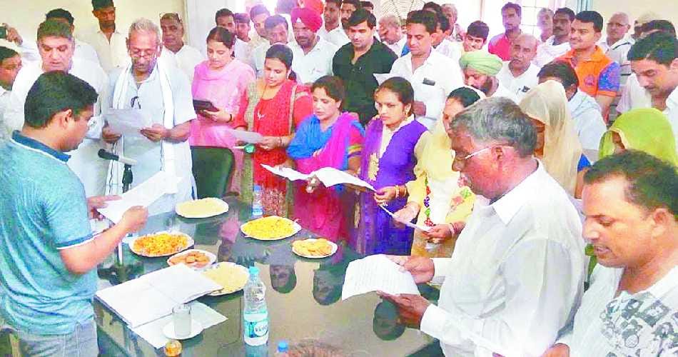 Nagar parishad meeting, husband of women councilors in the house No Entry, Dabwali municiple, Sirsa