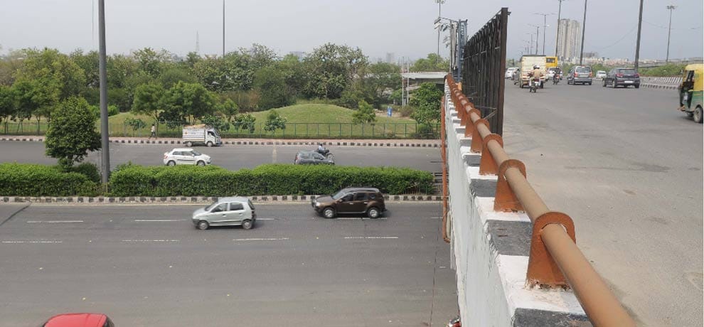  fell person from flyover, police claimed suicide