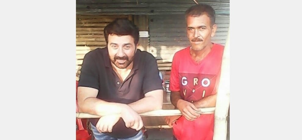 Bollywood star Sunny Deol inaugurate restaurant at mandi.