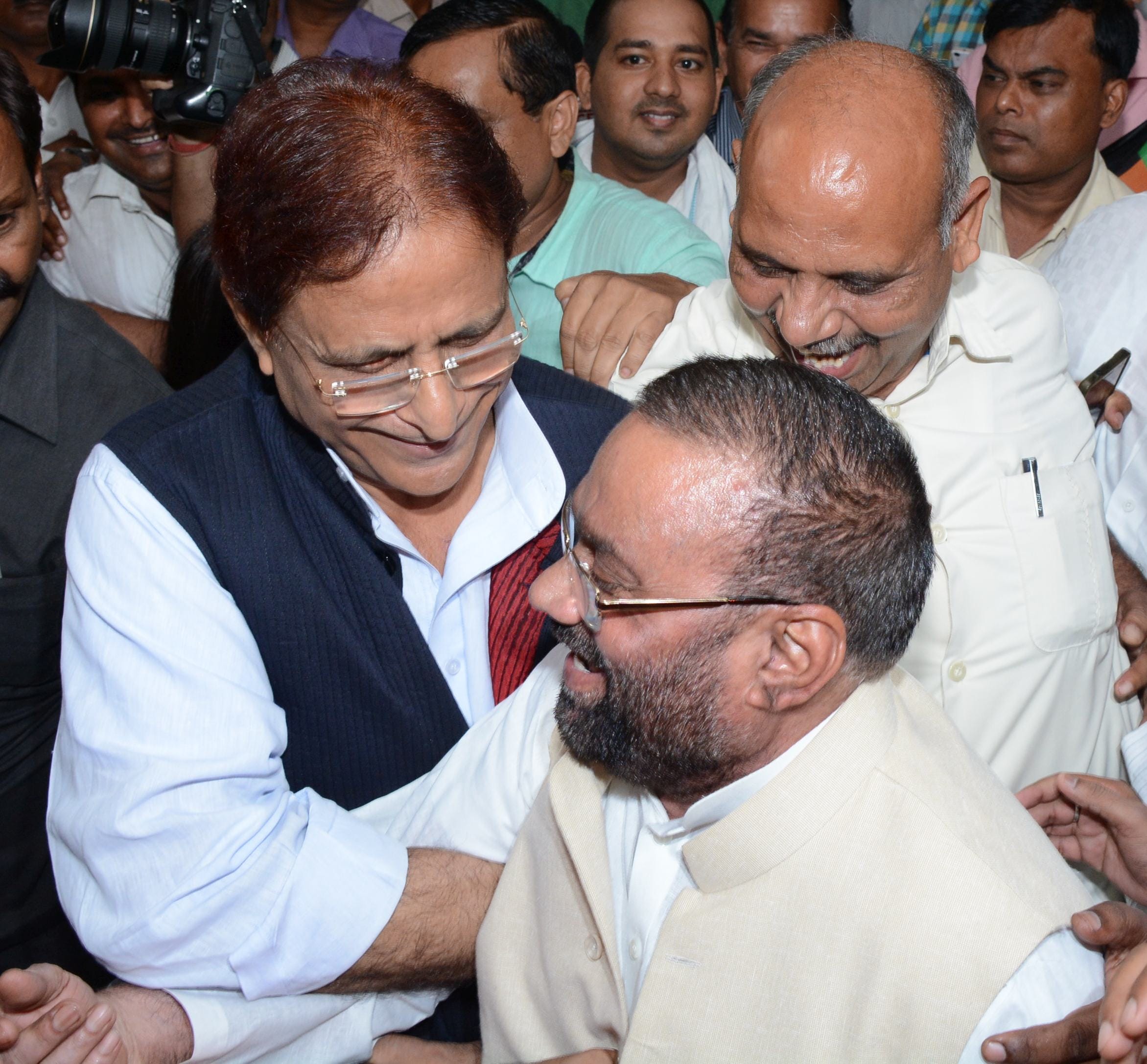swami prasad maurya joins hand with SP.