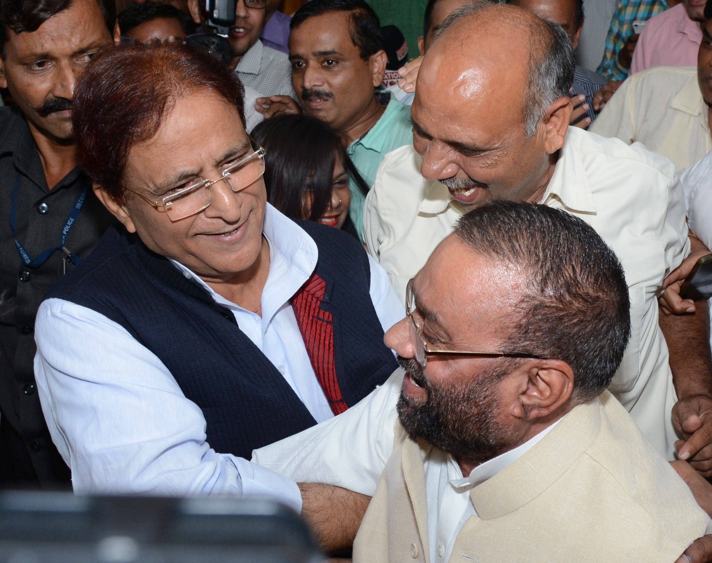 swami prasad maurya joins hand with SP.