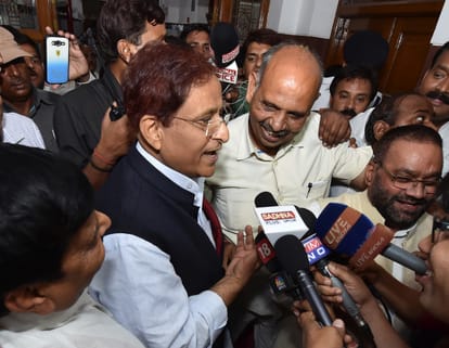 swami prasad attack on Azam Khan