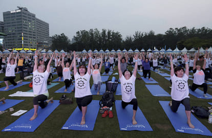 Yoga boom in the world from New York to Sydney 