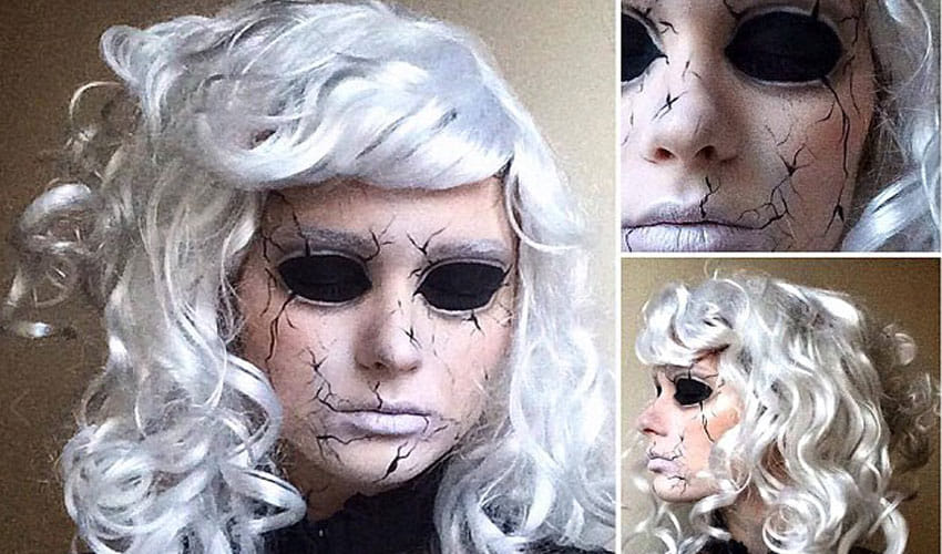 this girl transform herself as horror creature