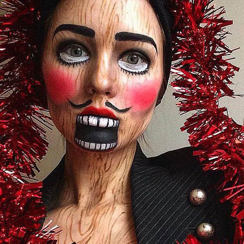 this girl transform herself as horror creature