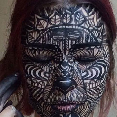 this girl transform herself as horror creature