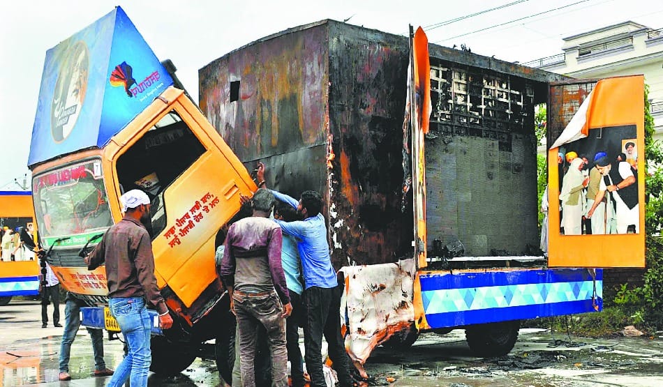 fire at vehicle of election campaign of AKALI dal, punjab ka prakash