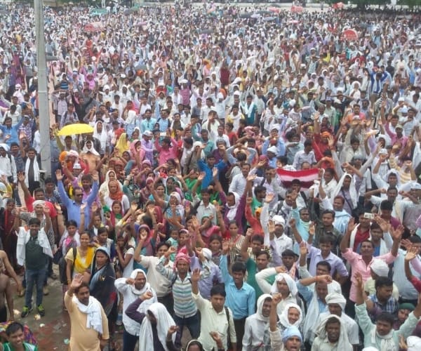 arrest of gram rojgar sevak in lucknow.