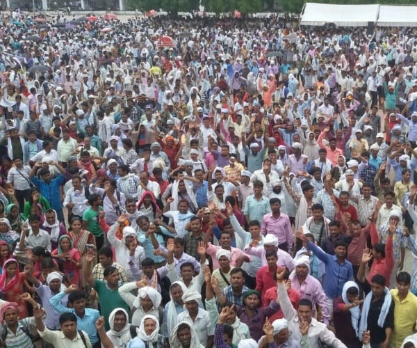 arrest of gram rojgar sevak in lucknow.