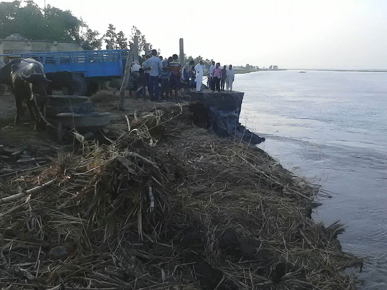  The team of engineers arrived kachari tola