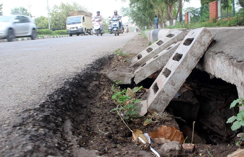 panchkula, open, manhole, accident, panchkula
