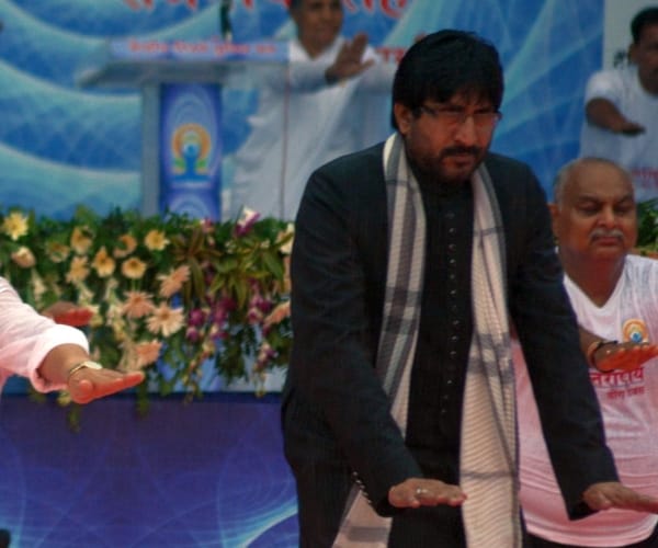 Maulana yasoob says there is no evil in chanting om.