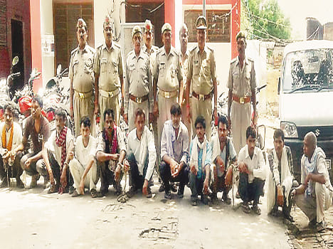 12 including the ringleader of vehicle thieves arrested