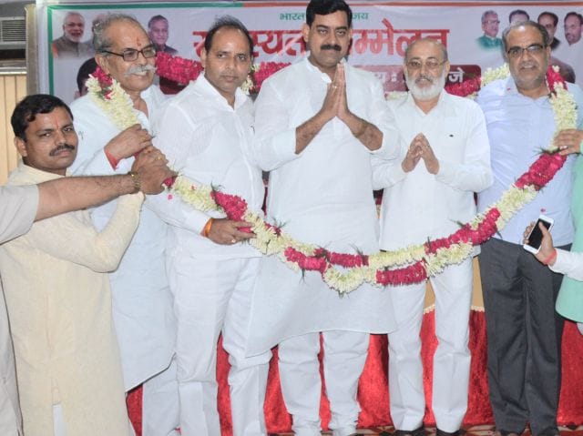 Former Bar President Rakesh Tyagi Kakdha joins BJP