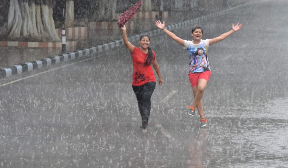 Temperature down and rain will fall in chandigarh