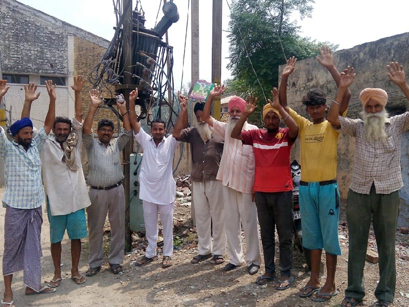 protest, tarn taran protest, protest for electricity, electricity not come, tarn taran, amritsar 
