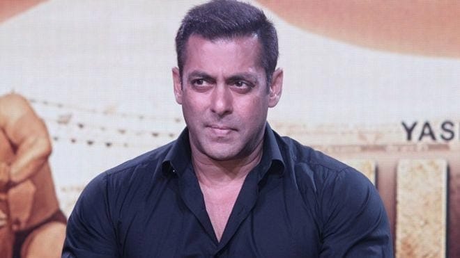 Salman khan talking about marriage to lulia!