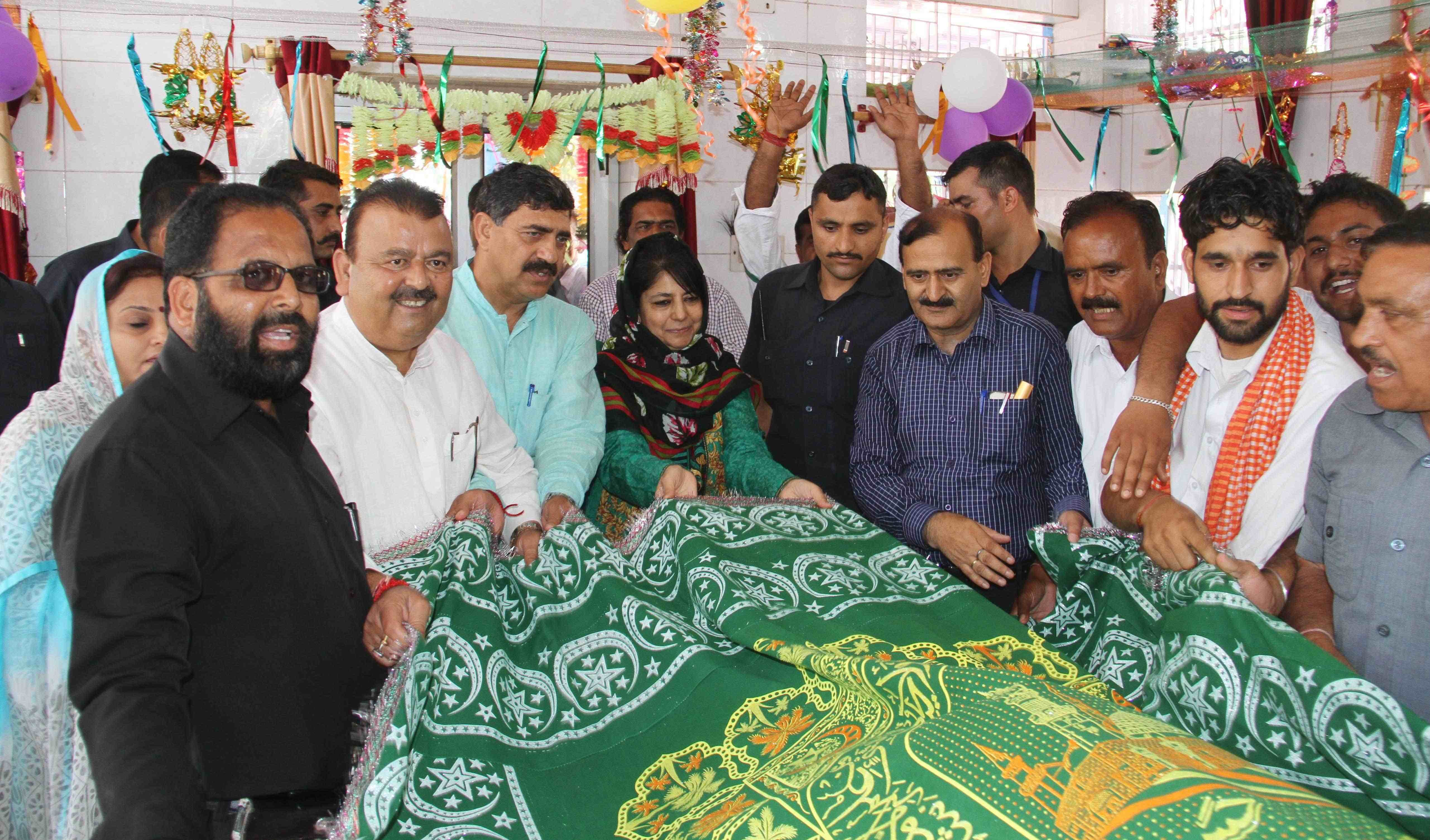 Baba Cmaliyal Fair on border