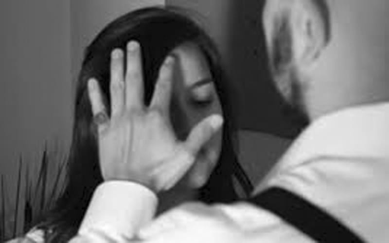 father returns home after 17 years, sexually harassed daughter