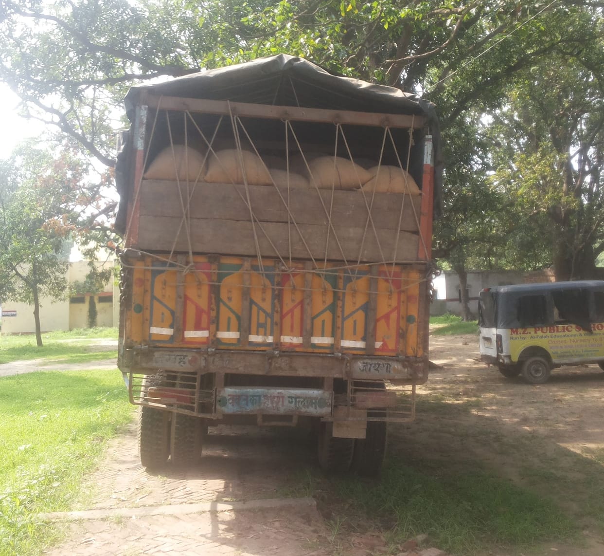 Three hundred wheat laden truck seized illegal to sack