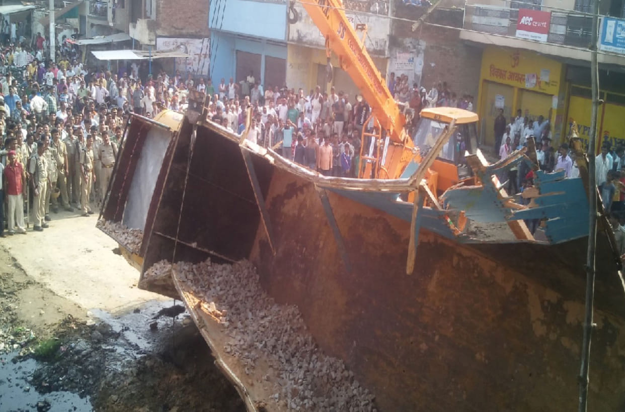 four people dead in a road accident