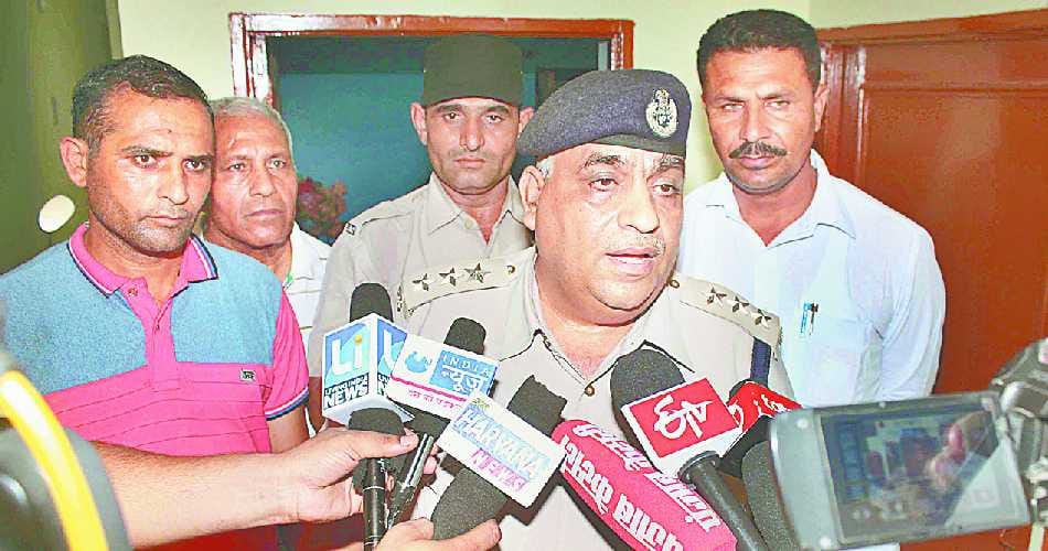 firing in air, scorpio loot, robber, sirsa