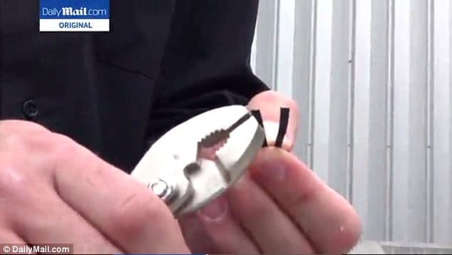 Former CIA agent reveals incredible trick that will get you out of HANDCUFFS using barrette clip