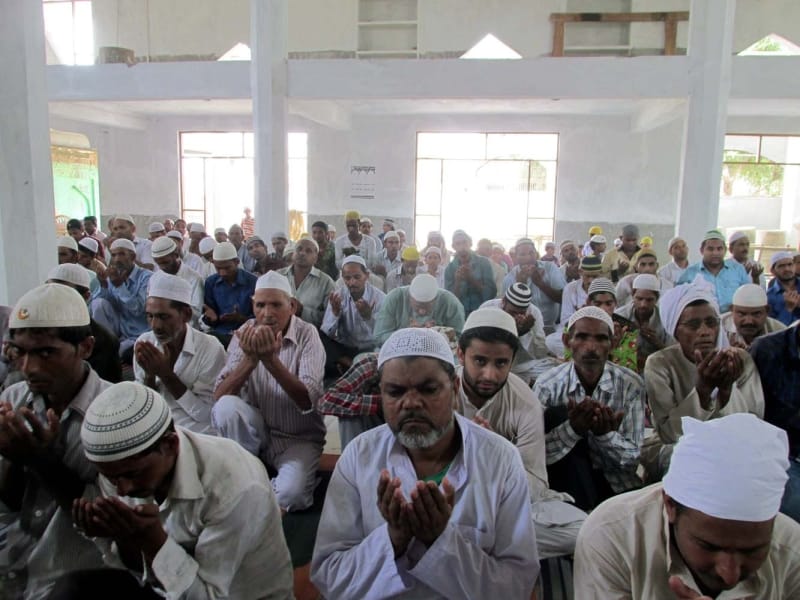 Offer prayers seeking blessings of peace