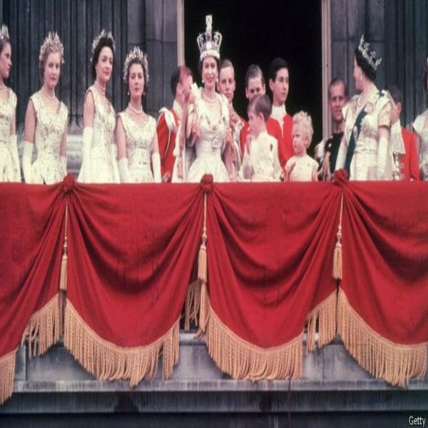 Know: The Secret of the Queen elizabeth's bag