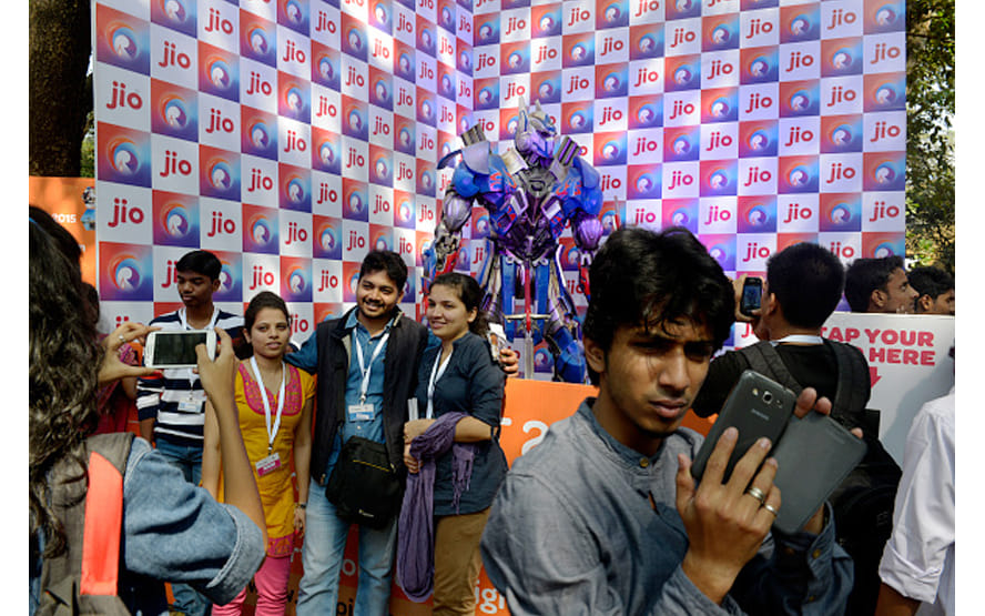 Reliance will offer to its CDMA Customers 10gb 4g data at rs 93 on Reliance jio network