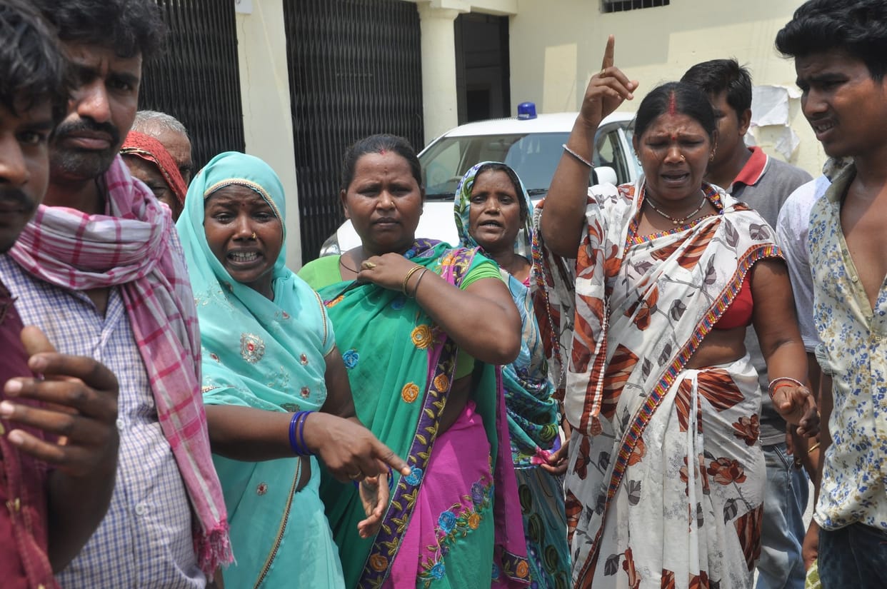 ruckus to take illegal right on land