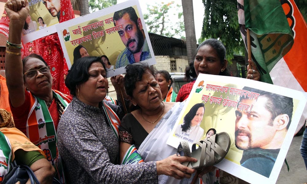 Congress ladies wing supporters protest against Salman Khan