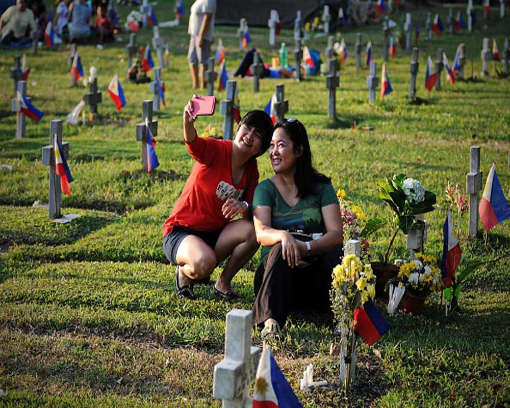 Some places and times you should never take selfie