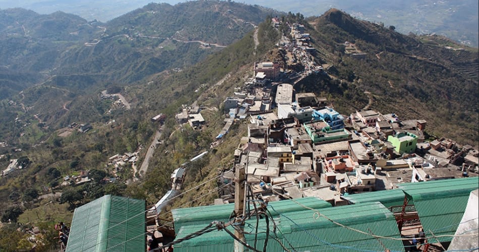 a shaktipeeth naina devi mandir, sikh people have unwavering faith, weird temple, weird places