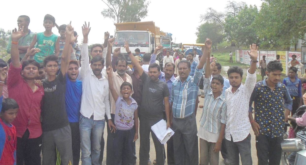 Dirty water entering homes blockade on