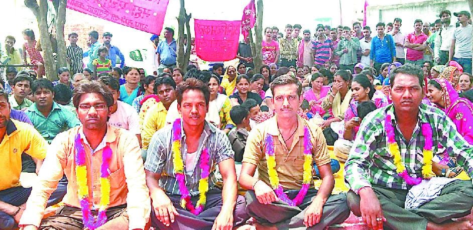 Richa four factory workers began a hunger strike 